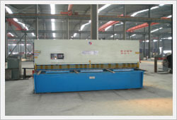 數(shù)控沖壓機(jī)